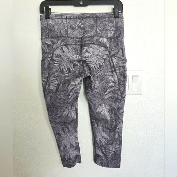 Lululemon Fast & Free Crop 19" Kindred Spirit Alpine White Multi Tight Size 8 - Picture 3 of 15